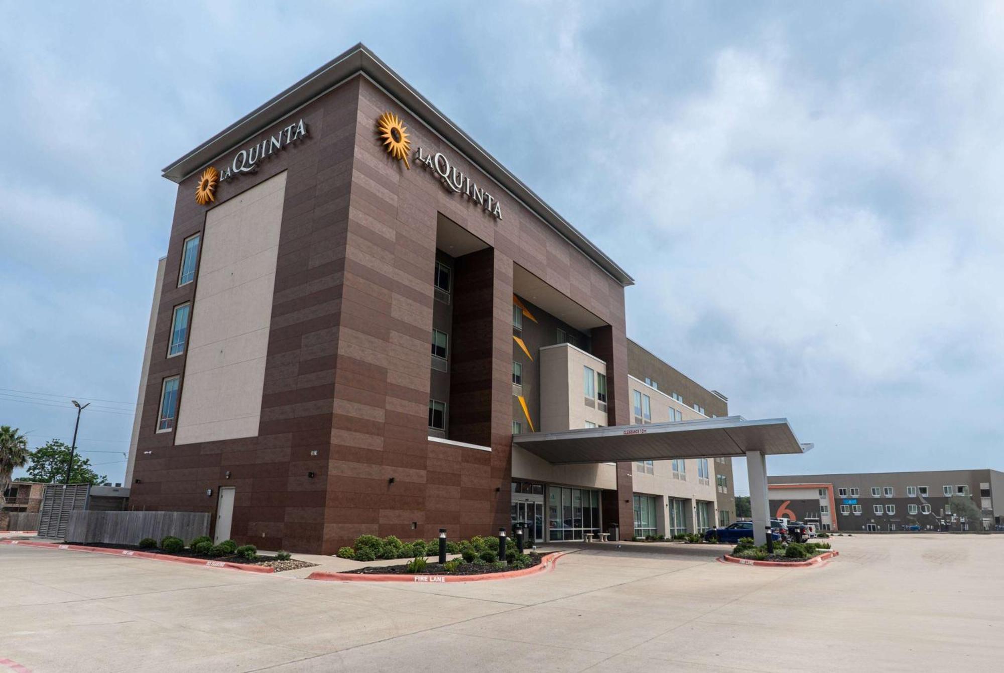 La Quinta Inn & Suites By Wyndham Corpus Christi Southeast Ngoại thất bức ảnh